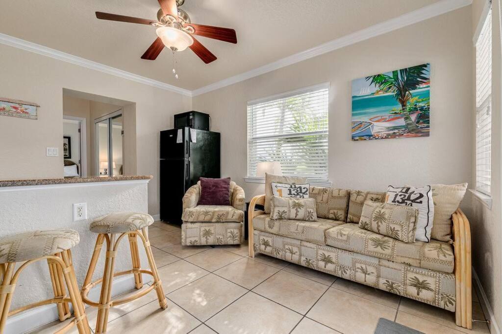 Steps To The Beach And Restaurants! - Coconut Villa'S Suite 1 St. Pete Beach Exteriör bild