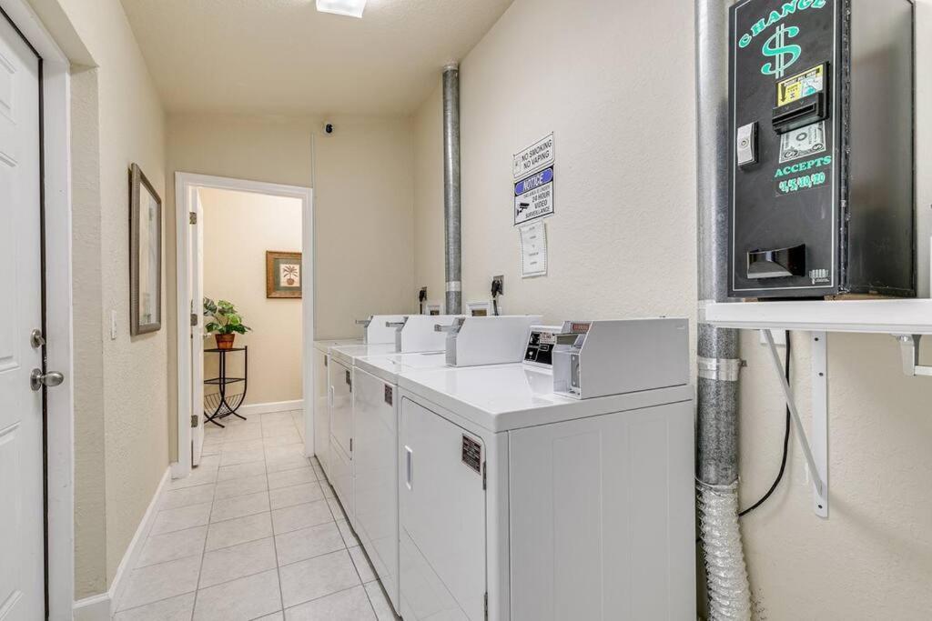 Steps To The Beach And Restaurants! - Coconut Villa'S Suite 1 St. Pete Beach Exteriör bild